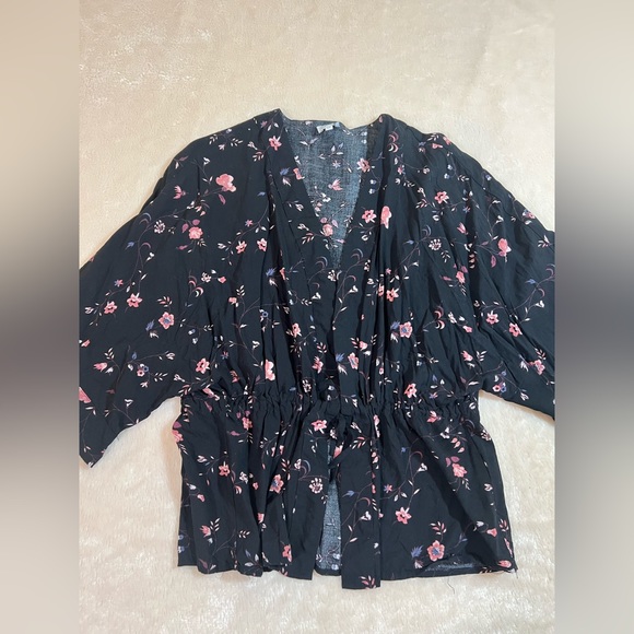 Kismet Black Floral Tunic - Size Small - Picture 6 of 6